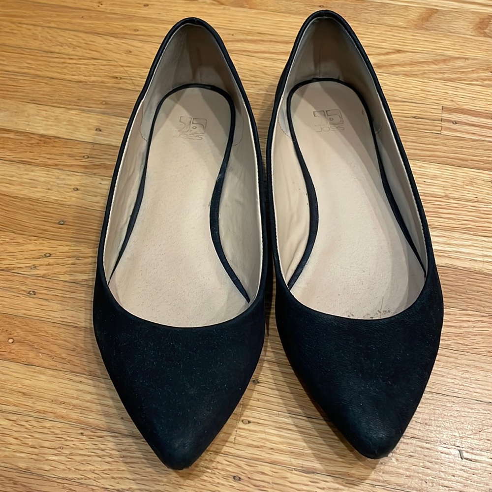 Joe’s black flats